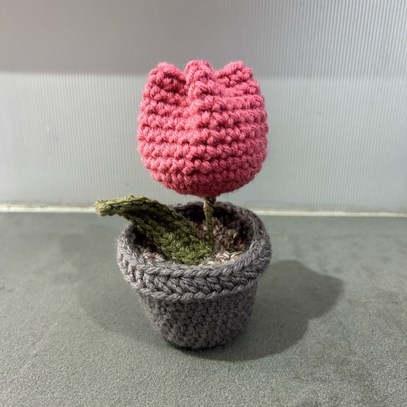 Tulip Flower Plushie Crochet Amigurumi Flower - Picture 2 of 3